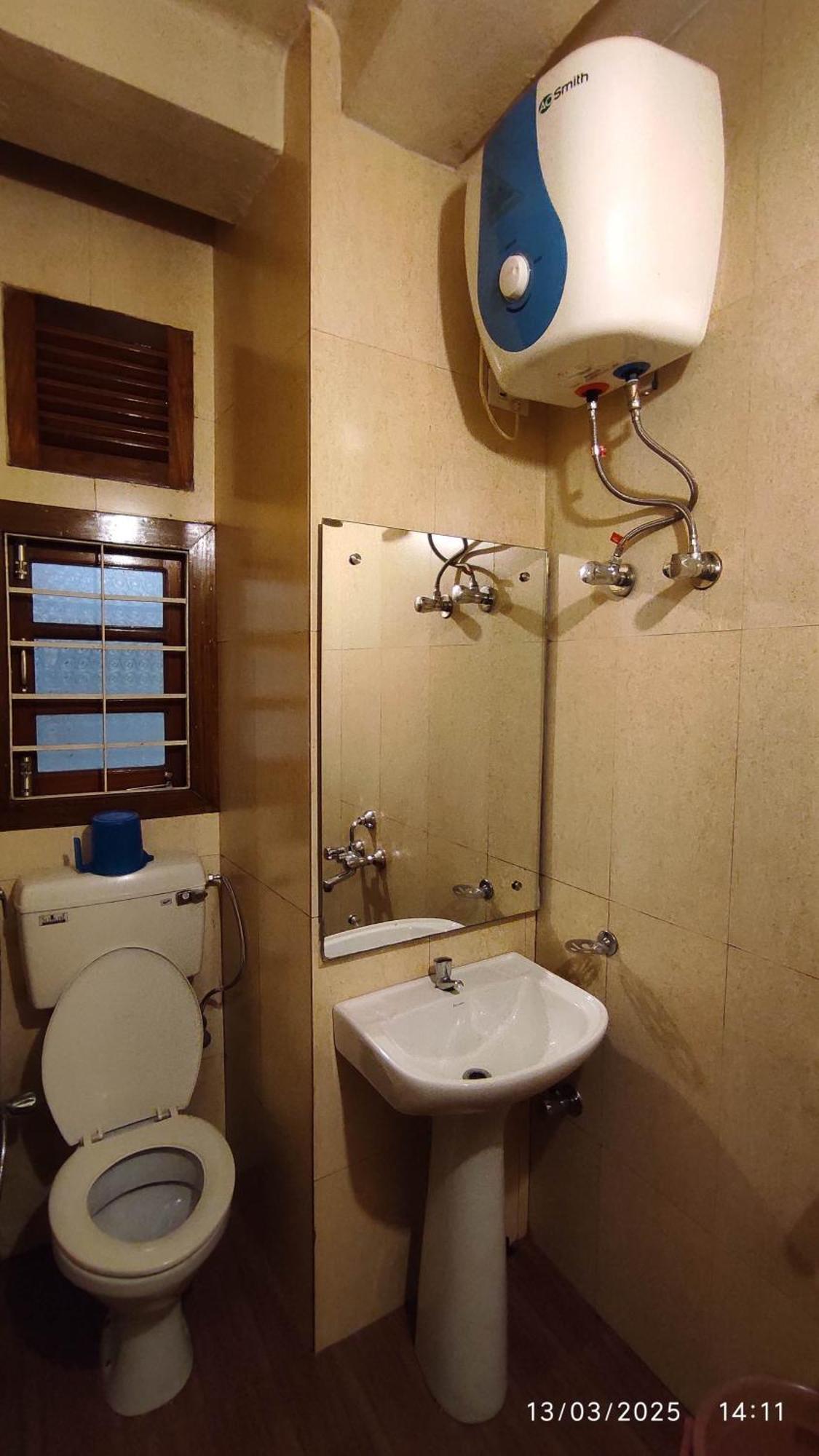 Baba Tourist Lodge Shillong Extérieur photo