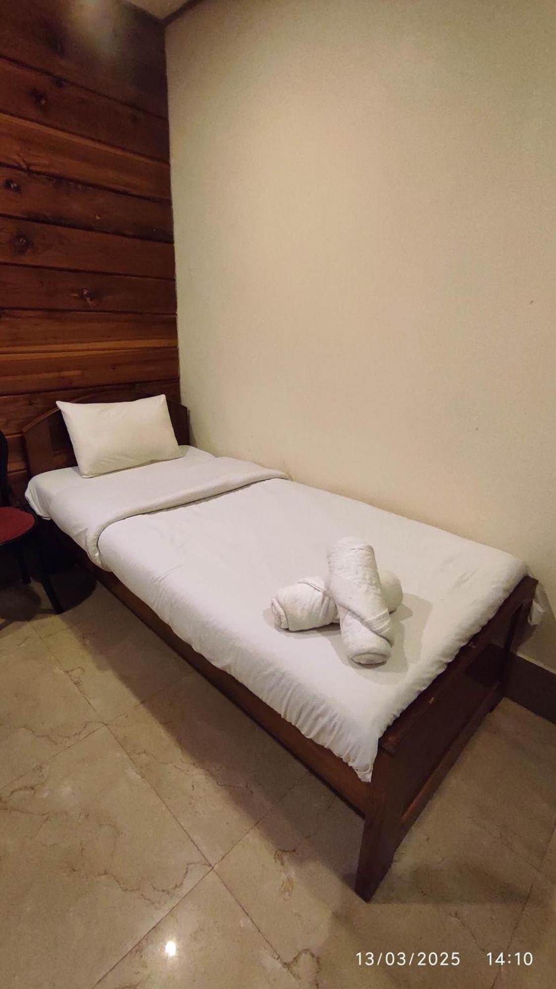 Baba Tourist Lodge Shillong Extérieur photo