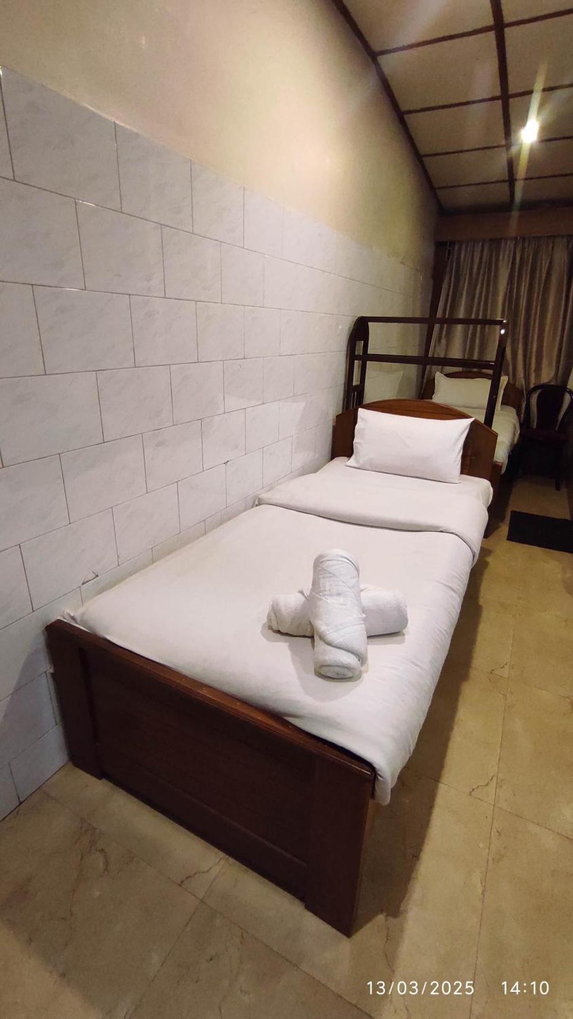 Baba Tourist Lodge Shillong Extérieur photo