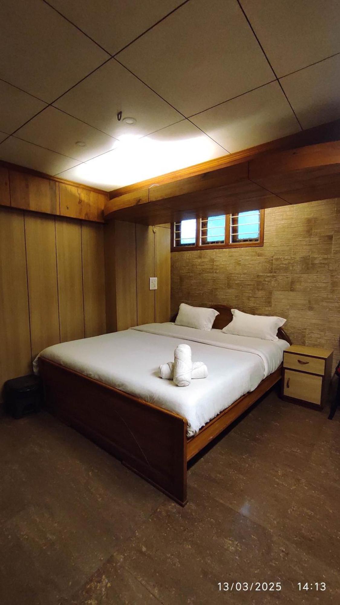 Baba Tourist Lodge Shillong Extérieur photo