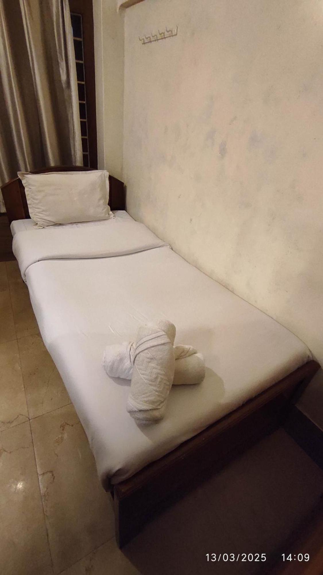 Baba Tourist Lodge Shillong Extérieur photo