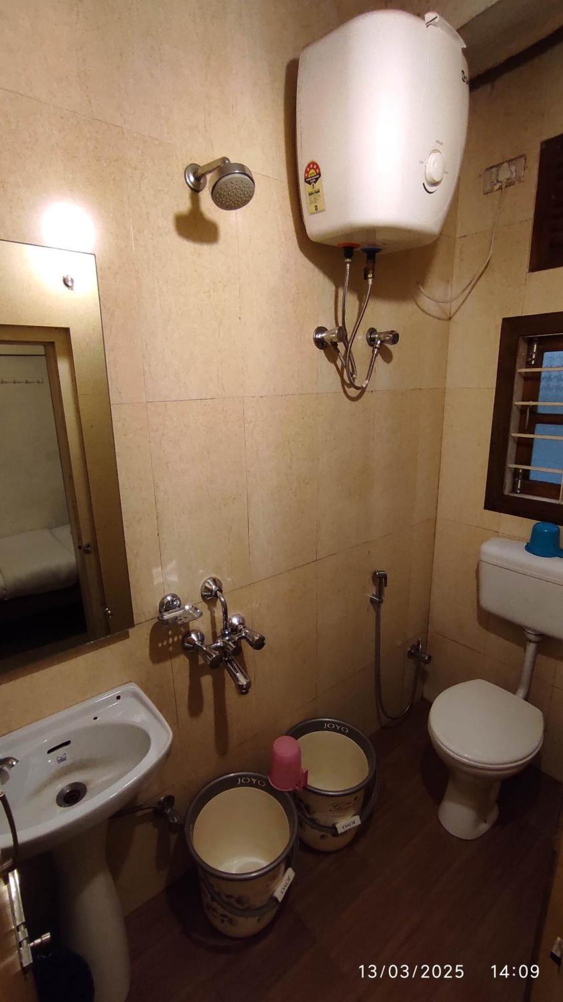 Baba Tourist Lodge Shillong Extérieur photo