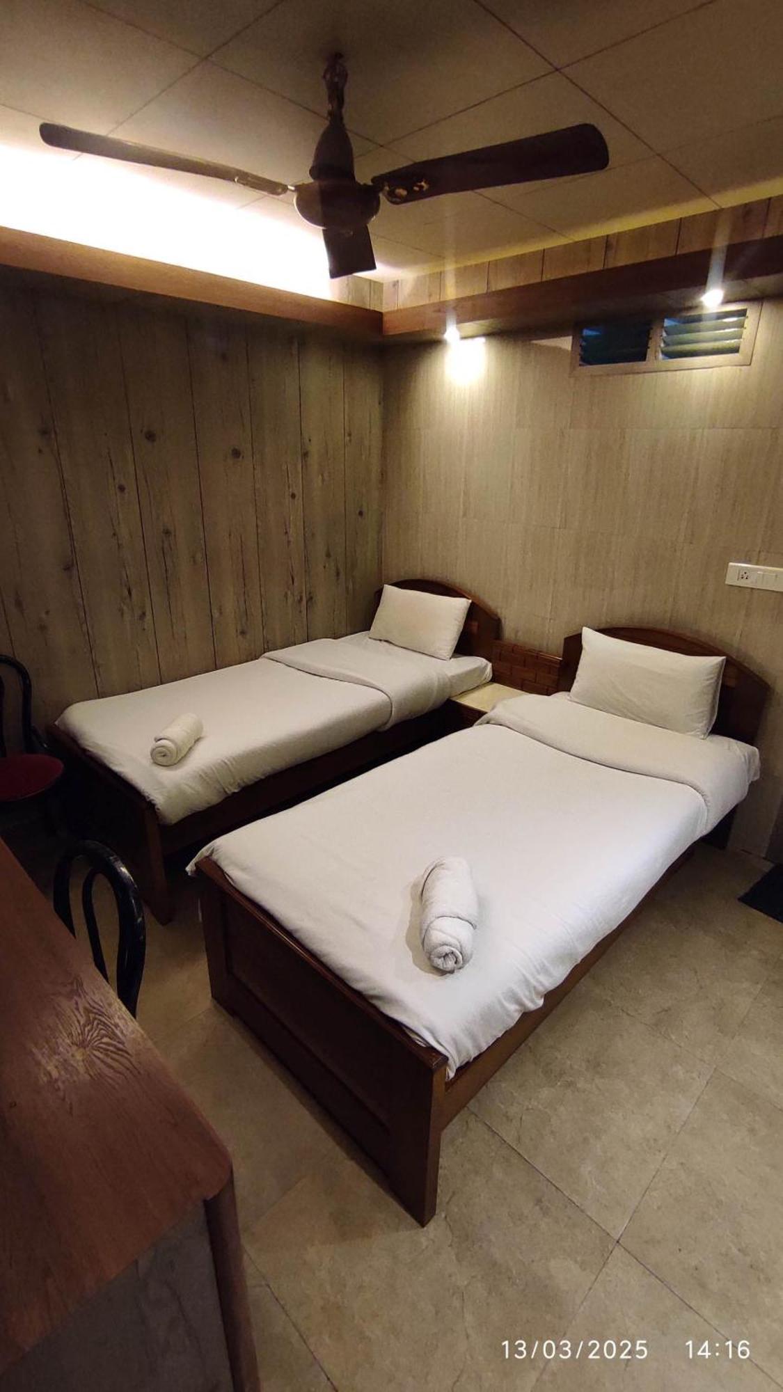 Baba Tourist Lodge Shillong Extérieur photo