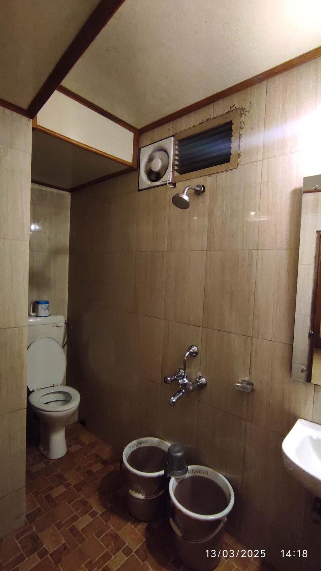 Baba Tourist Lodge Shillong Extérieur photo