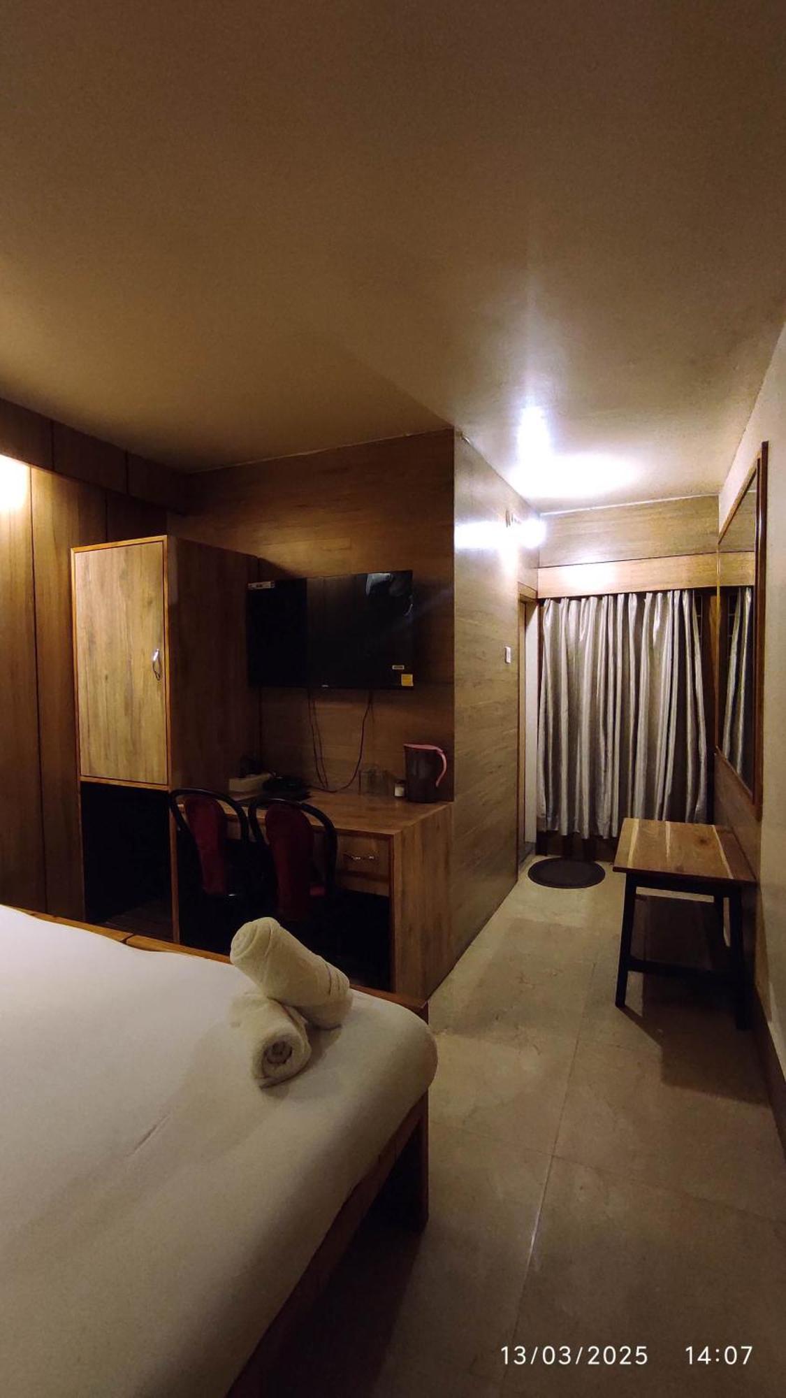 Baba Tourist Lodge Shillong Extérieur photo