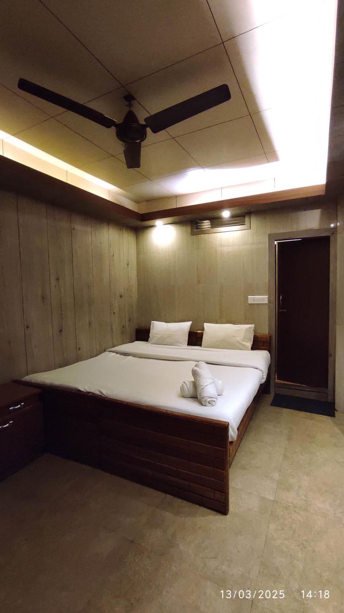 Baba Tourist Lodge Shillong Extérieur photo