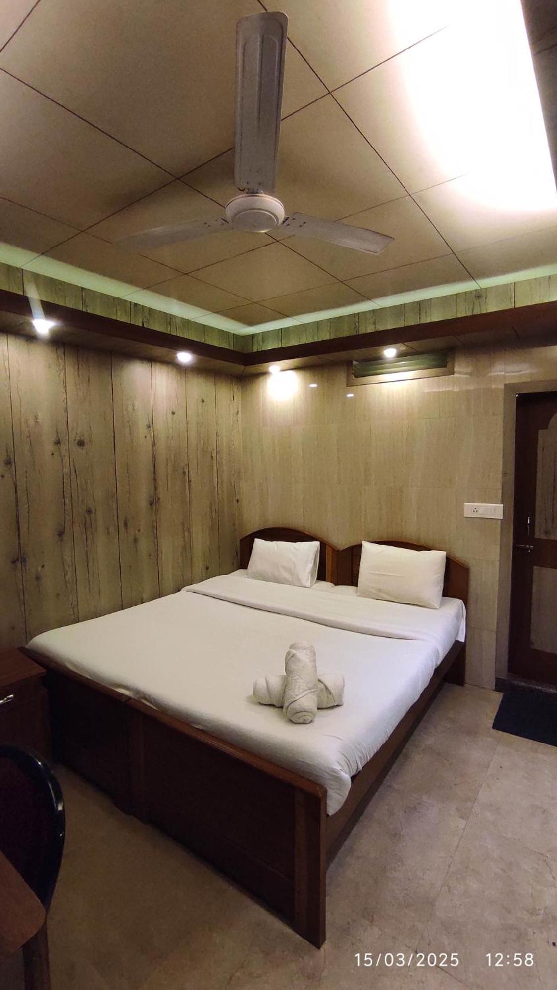 Baba Tourist Lodge Shillong Extérieur photo