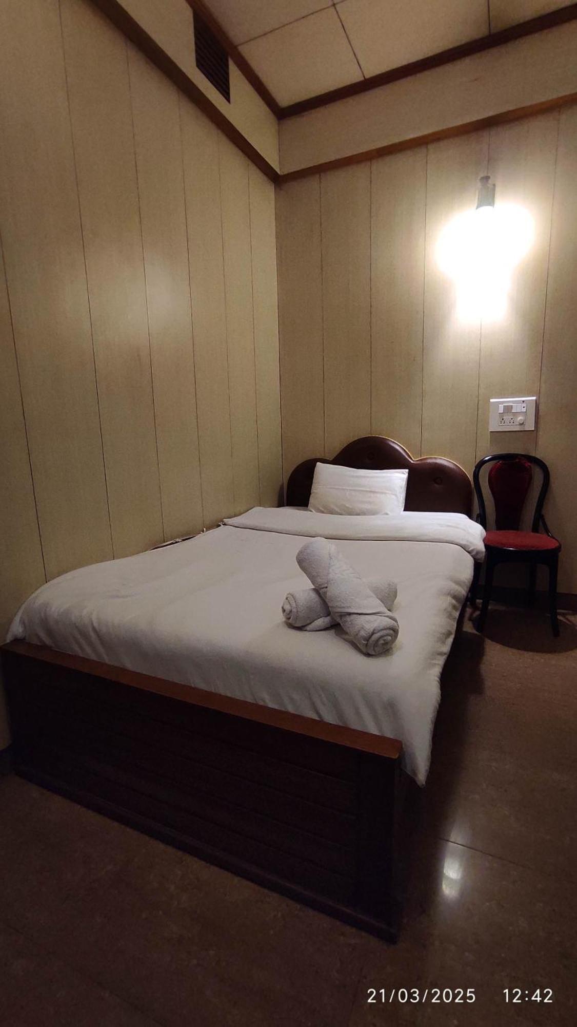 Baba Tourist Lodge Shillong Extérieur photo